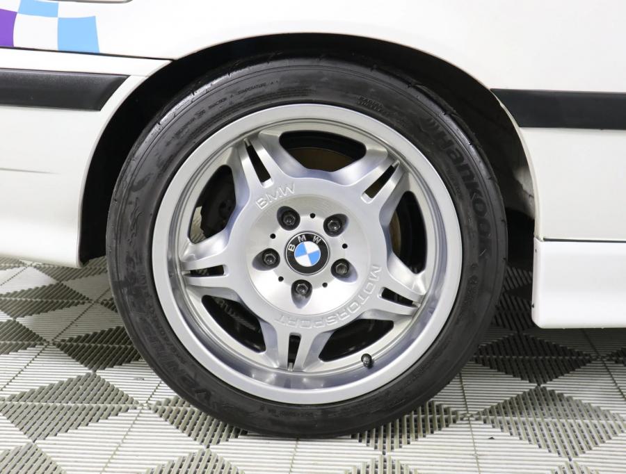 Колеса BMW M3 Lightweight (E36) 1995 года  (US) (фото 24 из 58)